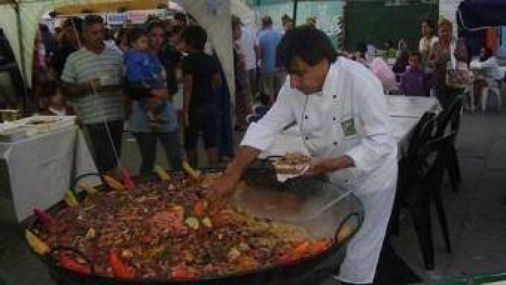 Pescadores tienen su fiesta a pesar de la crisis