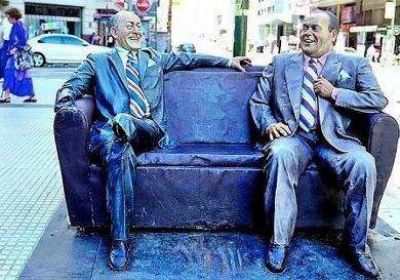 Rompieron la escultura de Alberto Olmedo y Javier Portales