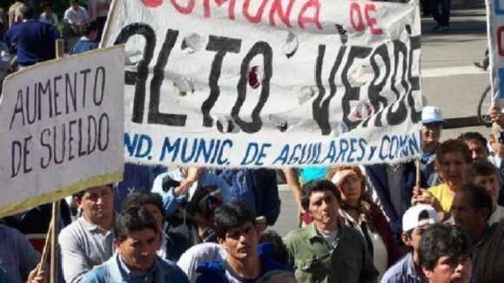 Municipales piden un aumento y el blanqueo de las sumas en negro