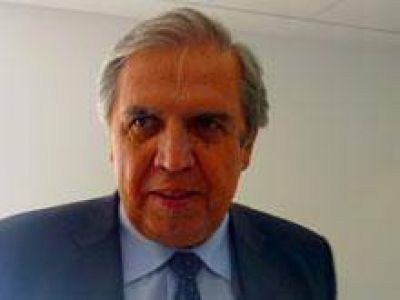 Lastra confirm� que se transferir�n m�s tareas a los municipios
