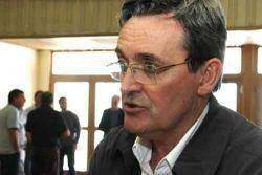 Mendioroz apunta a la reconstrucci�n de la UCR 