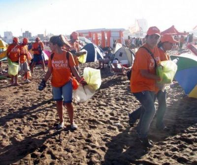 Repartieron m�s de cien mil bolsas de residuos en Mogotes