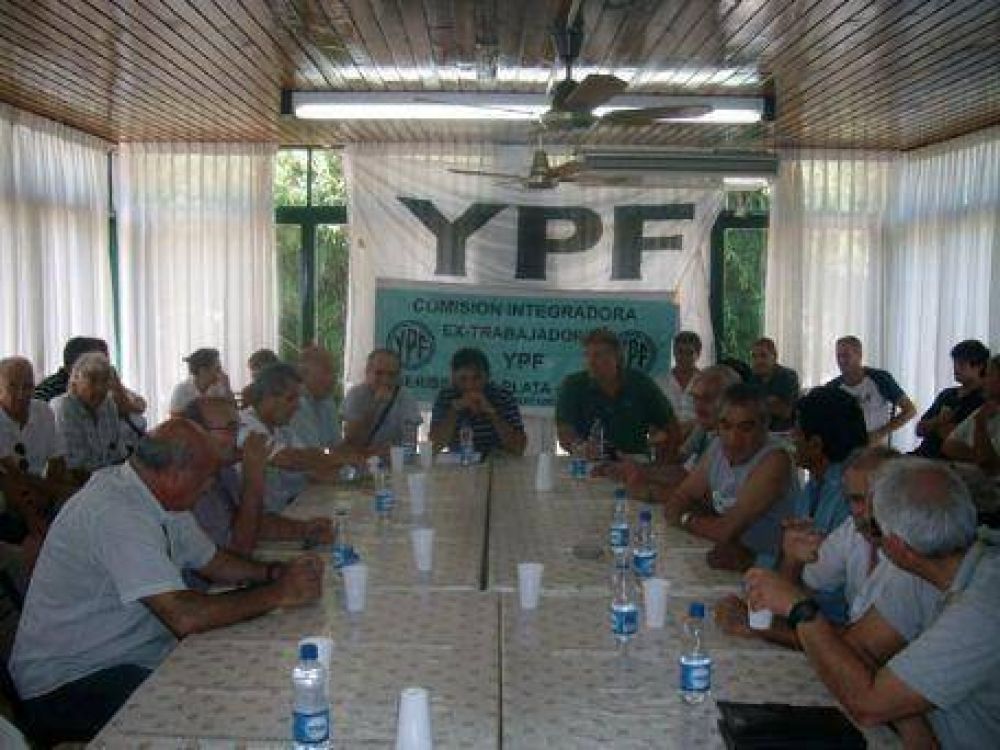 Ram�n Mercado: �Esto es muy claro, est�n con el gobierno o con la multinacional�