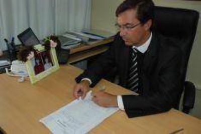 Rechazaron la demanda por calumnias e injurias iniciada por Capitanich contra Guti�rrez y Vallejos