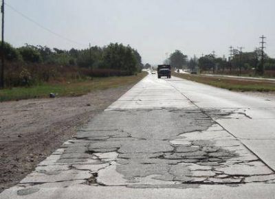 Bonifatti tel�fono!!! Piden repare la ruta que une Mar del Plata con Bat�n