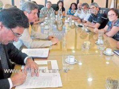 Sueldos: gremios docentes temen no lograr un acuerdo antes del 28 de febrero