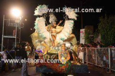 Multitudinaria asistencia a la noche de corso barrial en el barrio San Ger�nimo