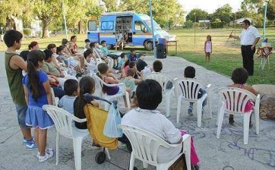 Lan�s: el Bibliomovil lleg� a Monte Chingolo y estar� en 16 lugares