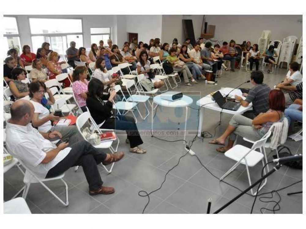 Agmer pidi� al Gobierno �una urgente convocatoria� para discutir salarios
