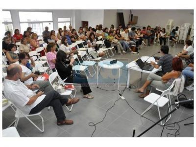 Agmer pidi� al Gobierno �una urgente convocatoria� para discutir salarios