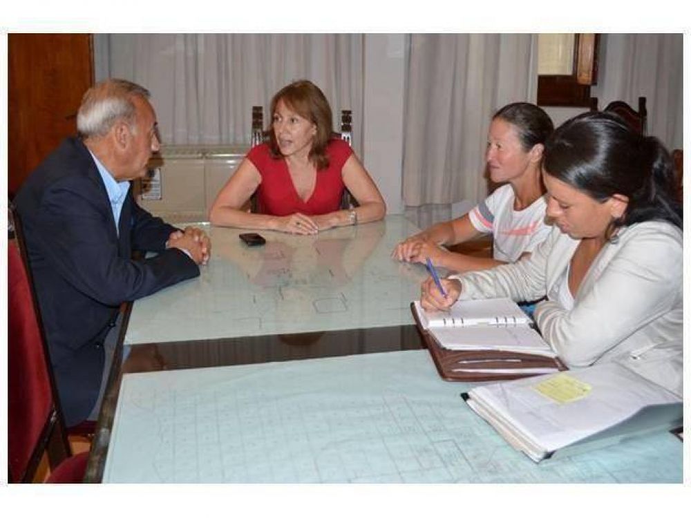 La intendenta de Paran� recibi� al bloque de concejales de la UCR