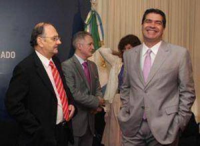 Bacileff dice ahora que Capitanich est� para pelear la candidatura presidencial