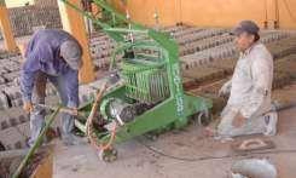 Una pavimentaci�n que queda en manos de los desocupados