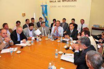 Buzzi Le Pide "M�s Gesti�n" A Su Gabinete