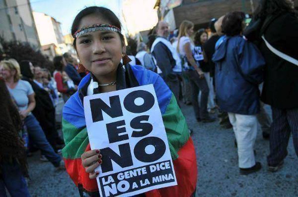 Vecinos autoconvocados volvieron a marchar por el No a la Megaminer�a