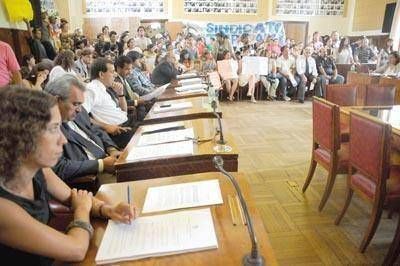 Tras dos a�os de debate aprobaron el estatuto docente
