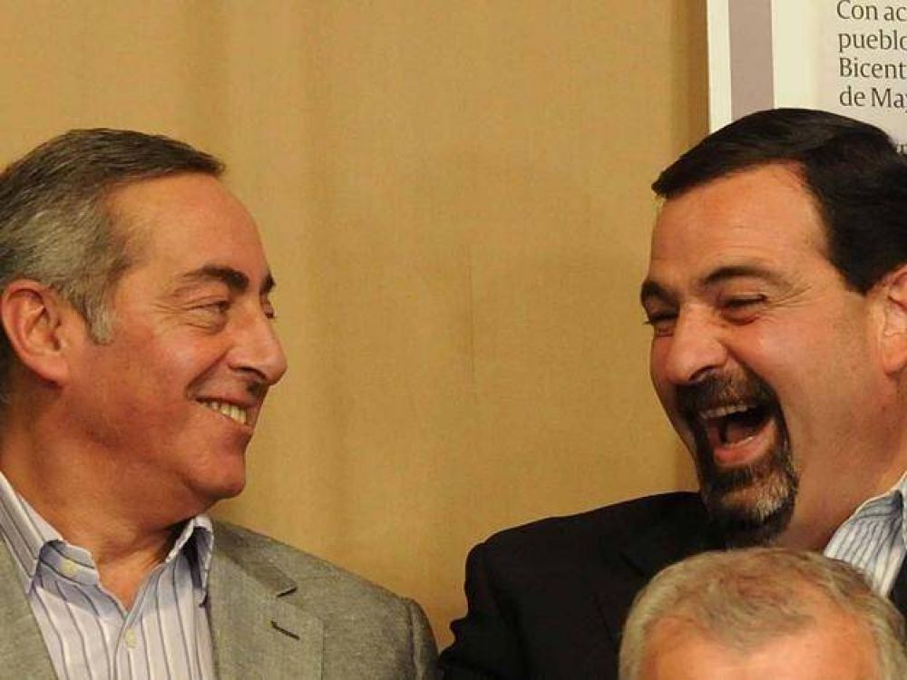 El vicegobernador consider� una "provocaci�n sin sentido" el que Fayad lo haya tratado de fum�n