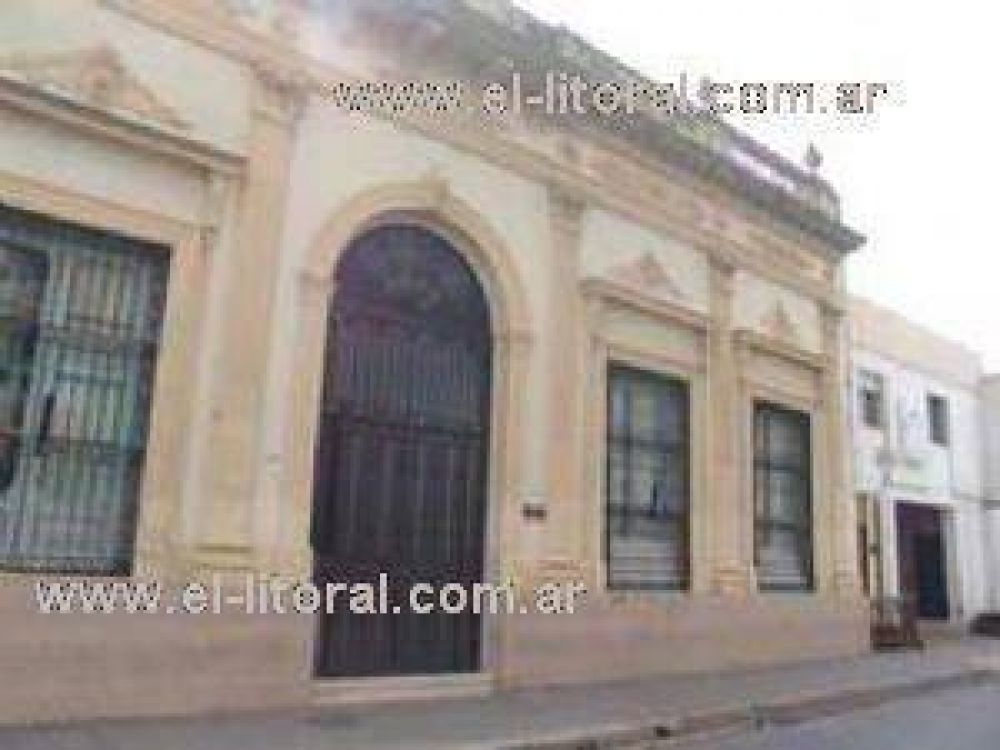Piquete cat�lico frente al arzobispado para pedir por un sacerdote