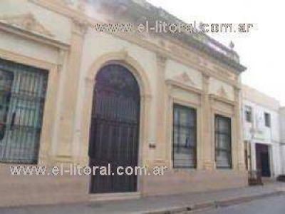 Piquete cat�lico frente al arzobispado para pedir por un sacerdote