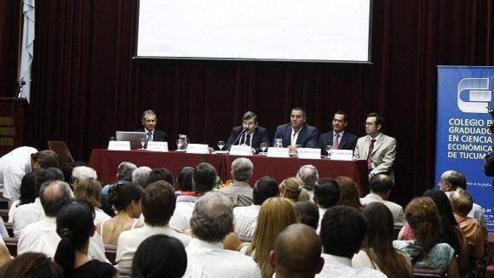 Exigen al PE que fundamente contrataciones en el Estado