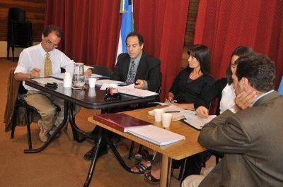  Comenz� la actividad legislativa en Dina- Huapi