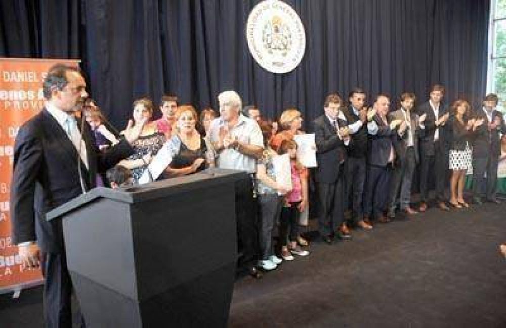 GRAL. PUEYRRED�N - Se entregaron m�s de 500 escrituras 