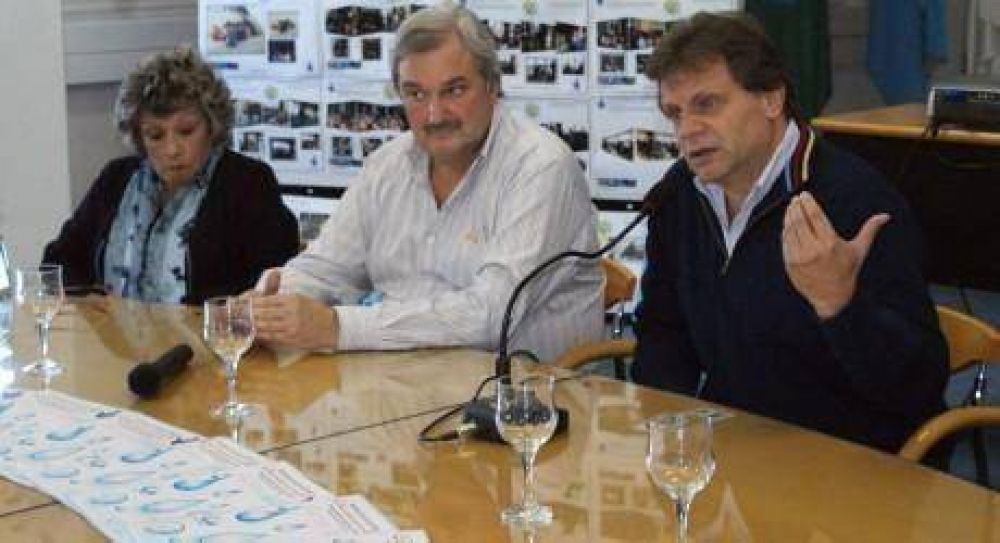 Denuncian que la obra del Emisario Submarino �se encuentra retrasada y virtualmente paralizada�