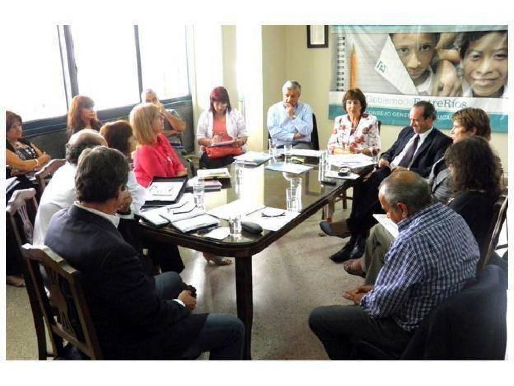 Naci�n y Provincia articulan acciones para la implementar escuelas de jornada completa