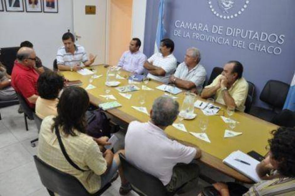 Residuos Urbanos: Aguilar se reuni� con ambientalistas para dialogar sobre el proyecto de ley 