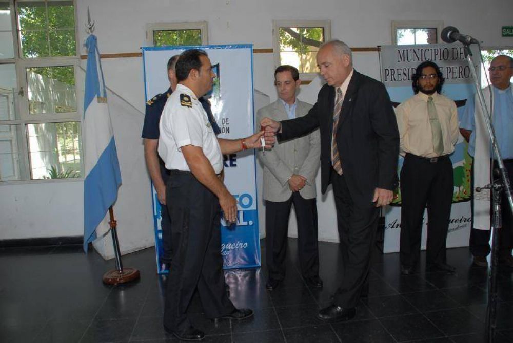 PTE. PER�N - Intendente Regueiro entreg� patrullas
