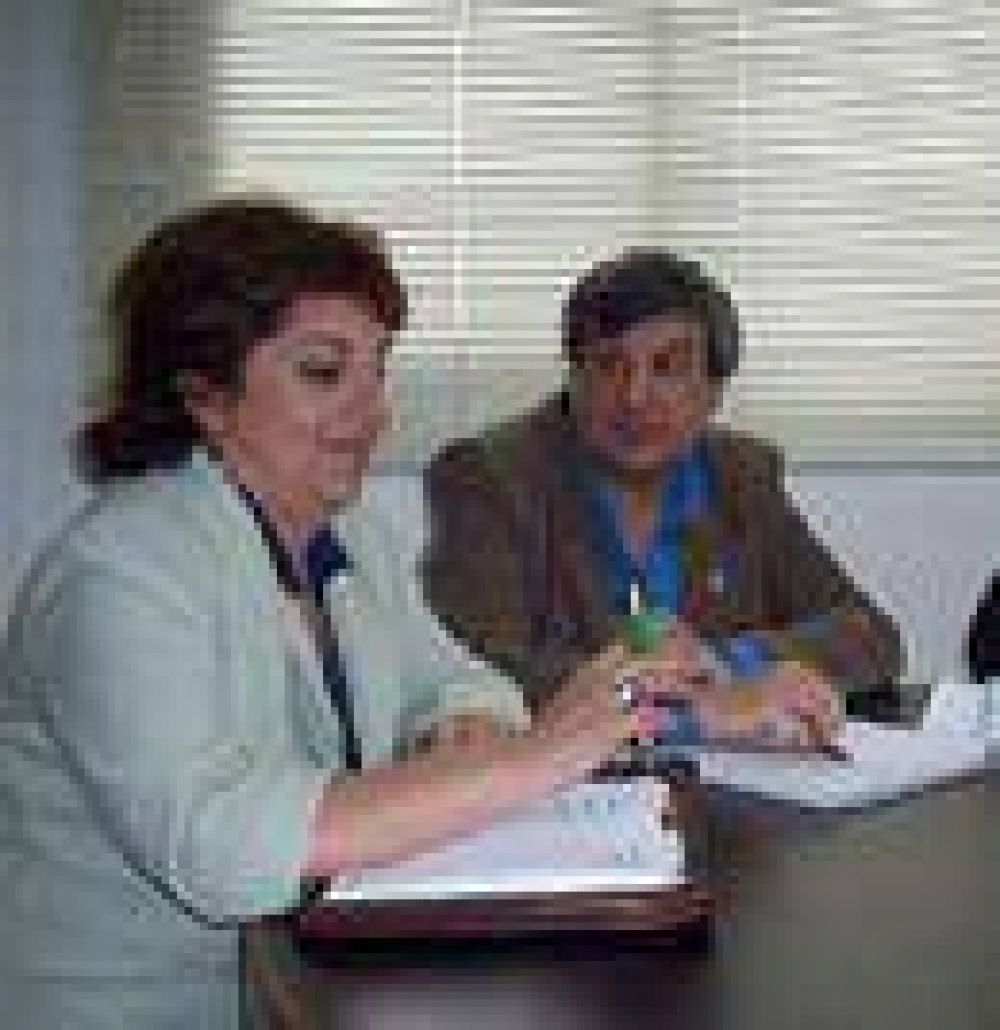 Buil retom� funciones y estuvo en la capital de la provincia.