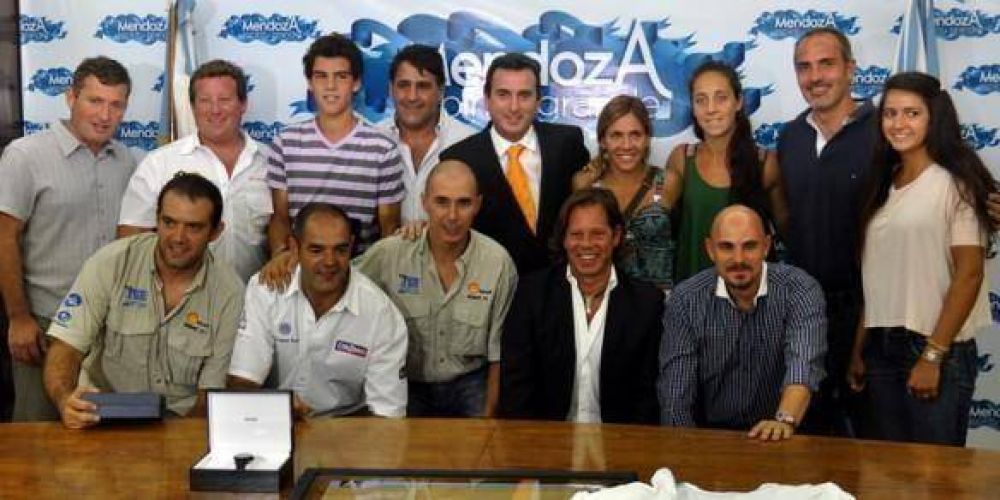Paco P�rez reconoci� a los deportistas del verano