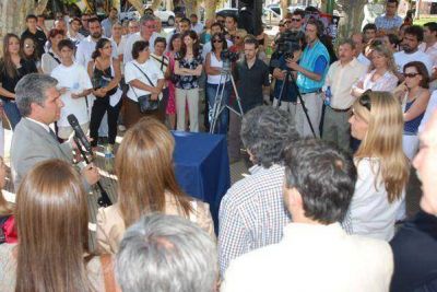 Poggi llev� anuncios y planes de progreso a Merlo y localidades vecinas