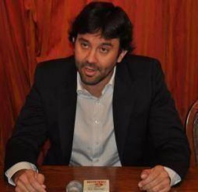 �El debate por la miner�a en La Rioja no es un Boca�River�