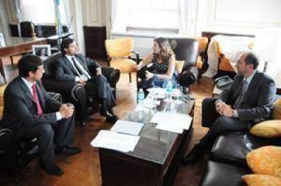 Pittelli se reuni� con la ministra de Econom�a bonaerense 