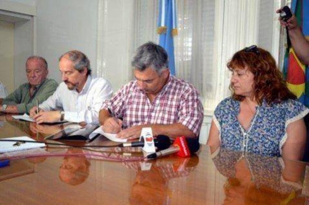 Convenio por asfalto entre el municipio y la Cooperativa El�ctrica