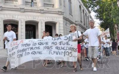 Vuelven a marchar para pedir justicia por la muerte de un joven