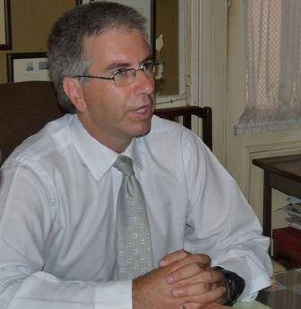 Armend�riz solicit� obras de infraestructura vial para Del Carril y Caz�n