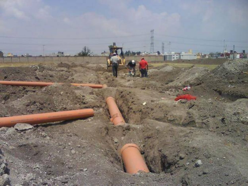 Incorporan m�s �reas del distrito a la red de agua potable