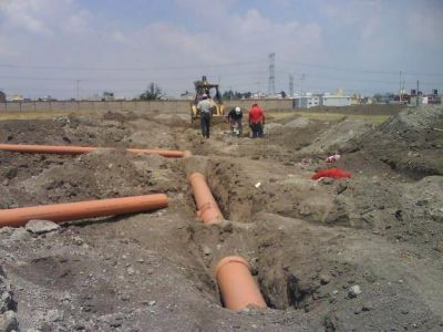 Incorporan m�s �reas del distrito a la red de agua potable