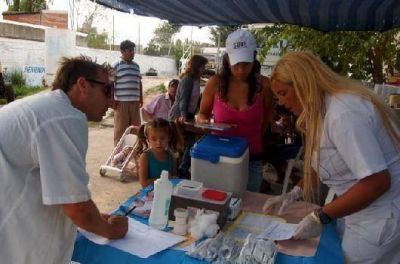 Lomas de Zamora: M�s de 300 chicos fueron vacunados en un operativo de salud en Villa Albertina