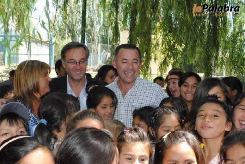 Garc�s particip� del cierre de la Escuela de Verano 2012 garces cierre colonia vacaciones
