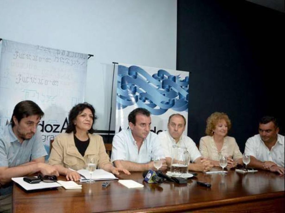 P�rez reuni� a sus ministros en Maip� y confirmaron la quita del subsidio el�ctrico a los barrios privados