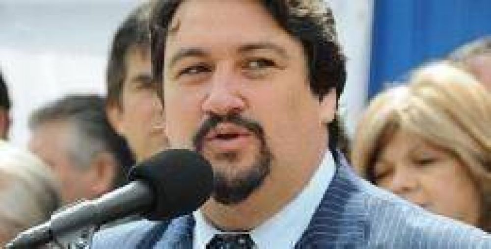 Closs sigue �ahorrando� para el 2015: entreg� 10 millones de pesos a Eduardo Torres