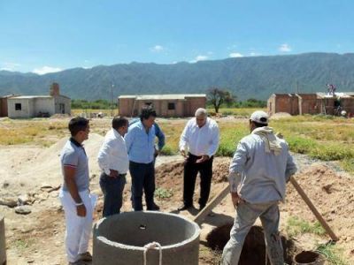 Supervisan obras y viviendas en Cha�aritos