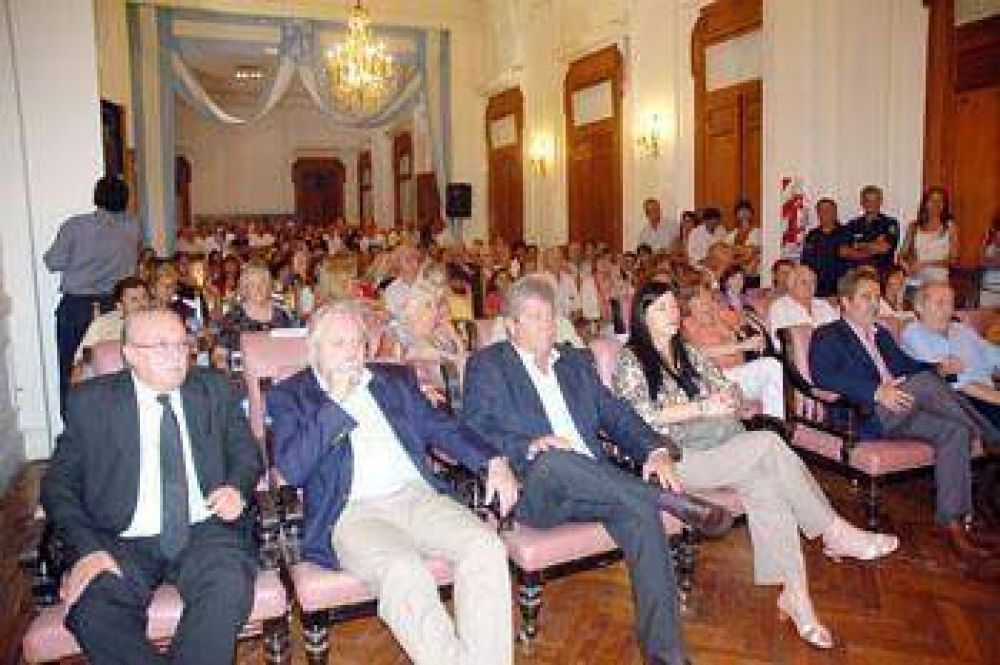 Gabriela Taruselli: �Estoy dispuesta a entregarle mi vida a la pol�tica�
