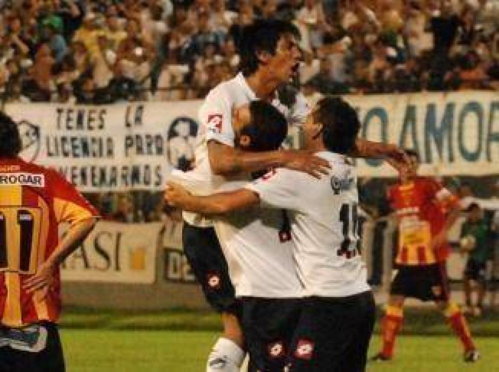 Quilmes volvi� a ganar y no se despega de los l�deres