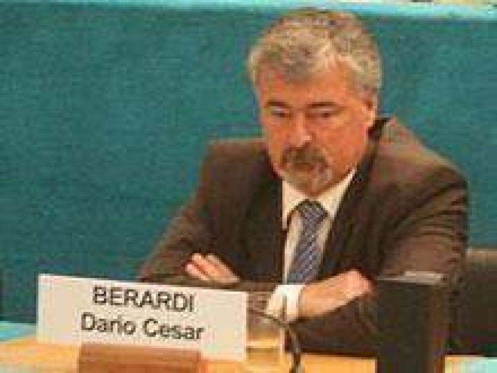 Ley de Ministerios: Beradi dijo que se est� resignando facultades provinciales