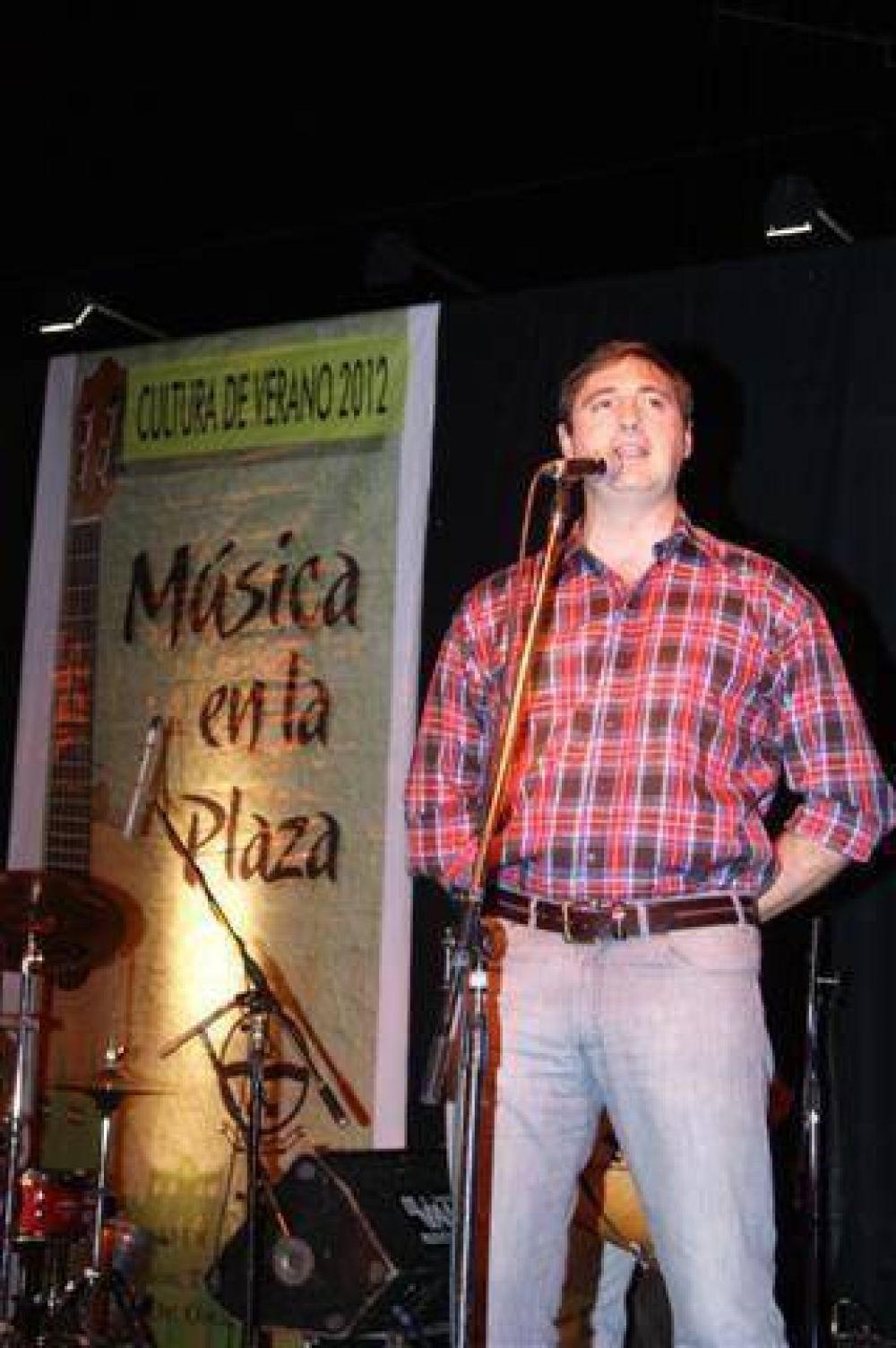 LUJ�N - EL INTENDENTE EN �MUSICA EN LA PLAZA� DE PUEBLO NUEVO