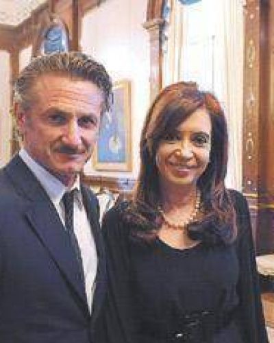 Con apoyos que vienen desde Hollywood